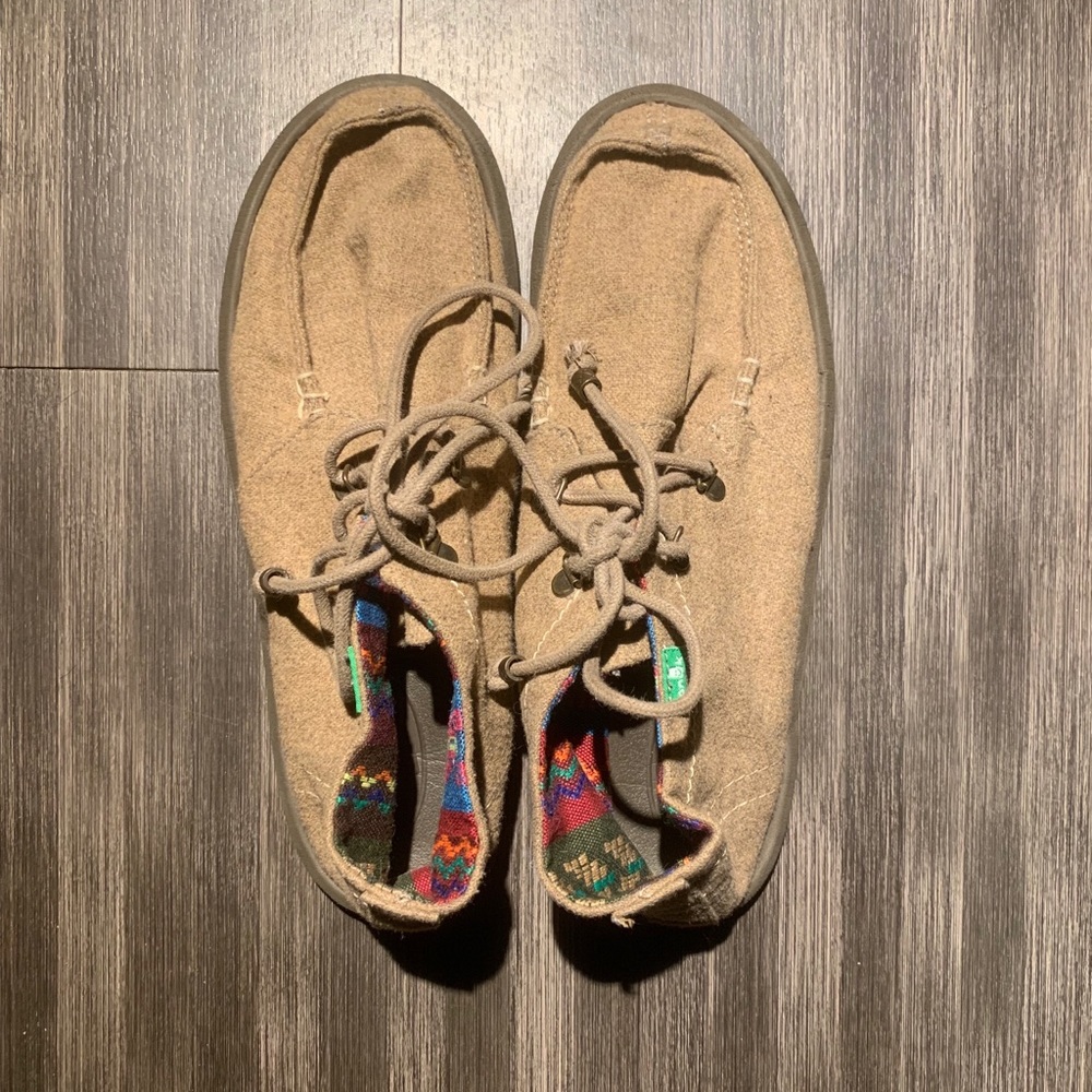 NWOT Sanuk Canvas Sidewalk Surfers